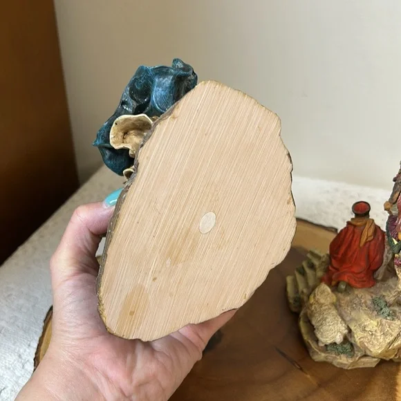 Hand-Painted‎ Nativity Scene Figurines Christmas Decorations - Picture 6 of 8